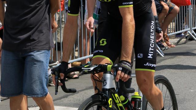 Yates takes Dauphine lead as Froome suffers suspected broken femur