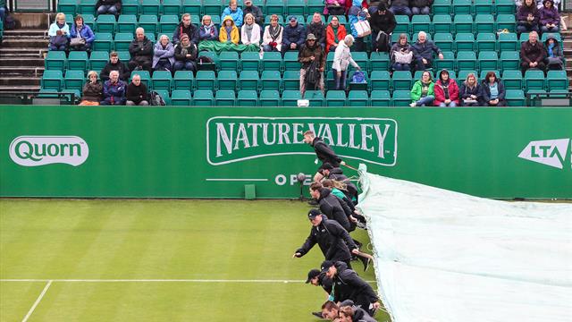 Quand les joueuses passent du gazon au dur indoor à cause de la pluie