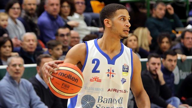 Col trio Cooley-McGee-Smith Sassari espugna il Taliercio e trova l'1-1. A Venezia non basta Daye