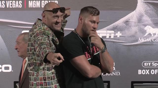 Tyson Fury v Tom Schwarz: Bizarre pose-off at press conference Tyson Fury v Tom Schwarz: Bizarre pose-off at press conference
