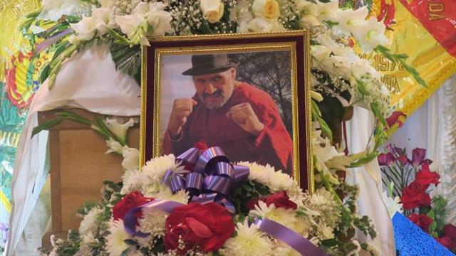 Una multitud despide al gigante 'Tataque' Quisbert, icono del boxeo boliviano