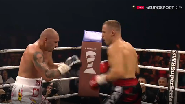 World Boxing Super Series: La increíble serie de golpes que provocó el KO de Glowacki World Boxing Super Series: La increíble serie de golpes que provocó el KO de Glowacki