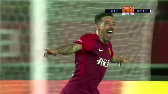 Lavezzi, che perla! Con una rovesciata manda ko il Dalian di Hamsik e fa gioire l'Hebei Lavezzi, che perla! Con una rovesciata manda ko il Dalian di Hamsik e fa gioire l'Hebei