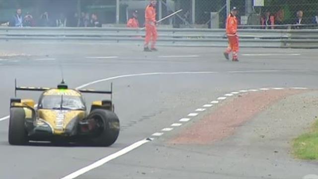 De Vries sorgt für Überraschung: Erst Crash - dann auf drei Reifen in die Box De Vries sorgt für Überraschung: Erst Crash - dann auf drei Reifen in die Box