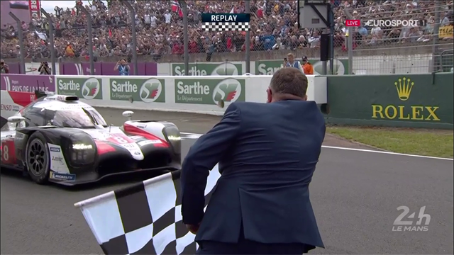 Finalmente il traguardo: Fernando Alonso fa doppietta a Le Mans con la Toyota Finalmente il traguardo: Fernando Alonso fa doppietta a Le Mans con la Toyota