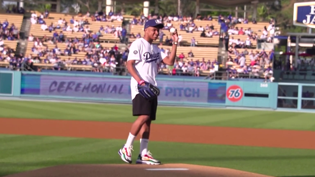 Mbappé realizó el saque de honor con los Dodgers Mbappé realizó el saque de honor con los Dodgers