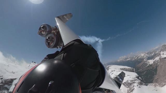 El 'Jet Man' vuela a través de los Dolomitas con su traje-reactor El 'Jet Man' vuela a través de los Dolomitas con su traje-reactor