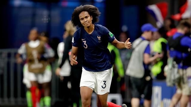 Comment le VAR a permis à Renard de marquer son penalty après un premier échec