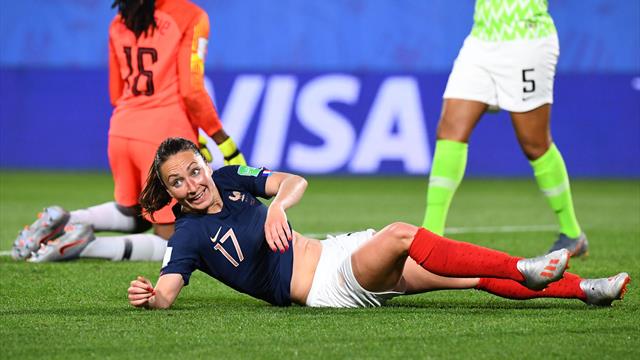 Thiney sur le banc, Asseyi titulaire et les Bleues en 4-2-3-1