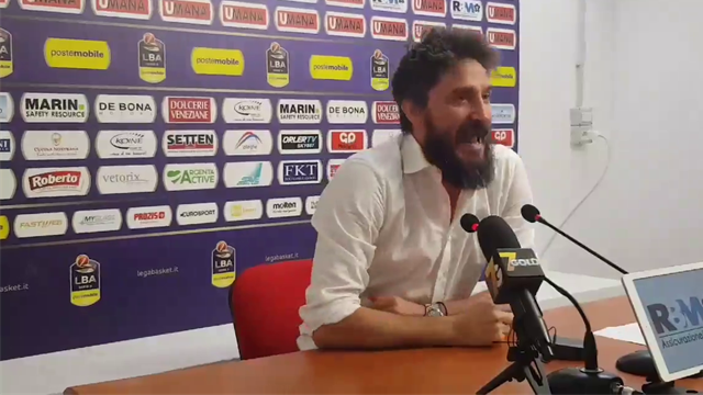 Pozzecco furia in sala stampa: "Io non piango, chi lo fa vada a fan... Spero di perdere la prossima" Pozzecco furia in sala stampa: "Io non piango, chi lo fa vada a fan... Spero di perdere la prossima"