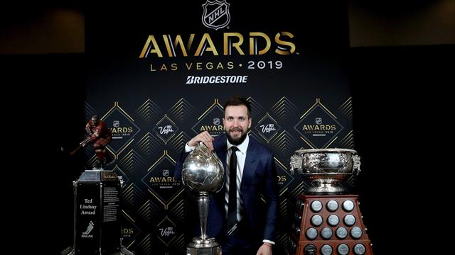 Кучеров получил звание MVP сезона, Василевский стал лучшим вратарем, Овечкин – лучшим снайпером