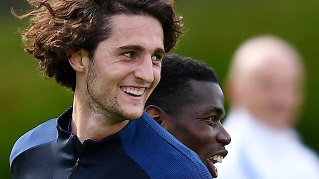 Le directeur sportif de la Juve : "Rabiot ? On prendra bientôt une décision" Le directeur sportif de la Juve : "Rabiot ? On prendra bientôt une décision"