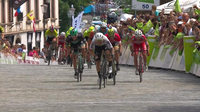 Nizzolo wint slotsprint; Ulissi pakt algemeen klassement Nizzolo wint slotsprint; Ulissi pakt algemeen klassement