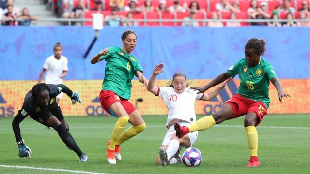Mundial femenino 2019: Inglaterra muestra su poder ante una Camerún que clama contra el VAR (3-0)