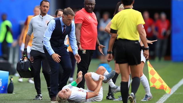 Neville n'a pas digéré le comportement des Camerounaises : "J'ai honte, ça me rend triste"