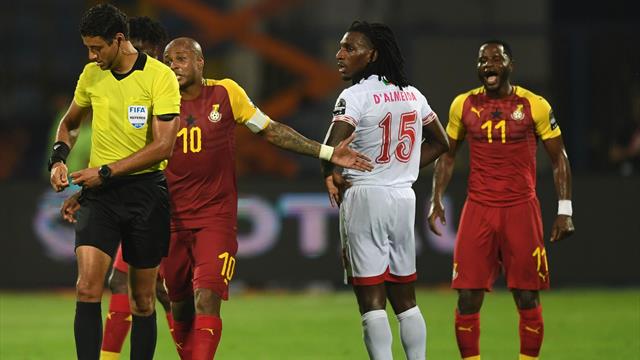 Le Ghana et le Bénin dos à dos