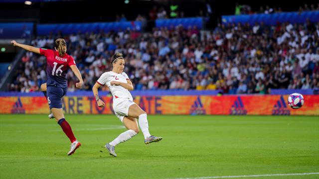 Une frappe venue d'ailleurs : la Lyonnaise Lucy Bronze a illuminé le Stade Océane