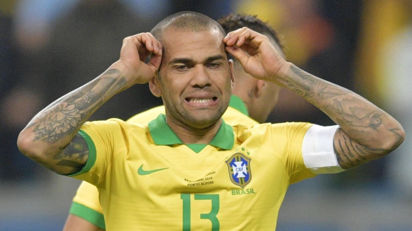 Arsenal to make approach for Dani Alves, Icardi throws Lukaku move into doubt 