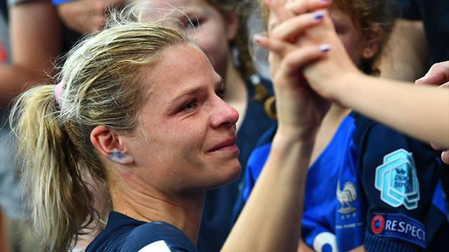"Je suis fière d’avoir montré à la France que le football pouvait se jouer avec les filles"