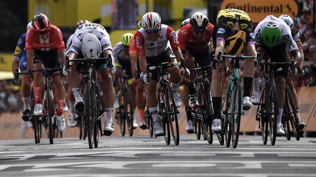 Mike Teunissen è la prima maglia gialla del Tour! Sagan ko, poi Nizzolo e Colbrelli. 9° Viviani