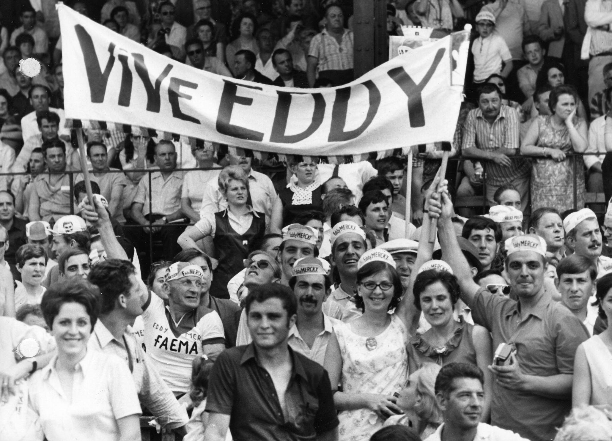 Supporters d'Eddy Merckx sur le Tour de France 1969