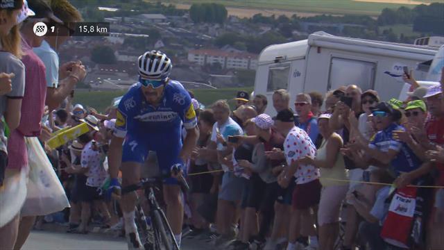 A 15,8 kilomètres de l'arrivée, Alaphilippe accélère... A 15,8 kilomètres de l'arrivée, Alaphilippe accélère...
