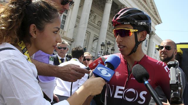 La ejemplar respuesta de Egan Bernal a un periodista tras un cariñoso 'tirón de orejas'