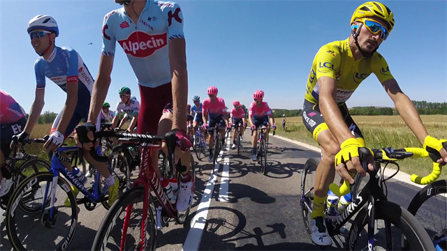 On Board Camera, la quarta tappa; l'emozione di Alaphilippe, l'urlo e i ringraziamenti di Viviani On Board Camera, la quarta tappa; l'emozione di Alaphilippe, l'urlo e i ringraziamenti di Viviani