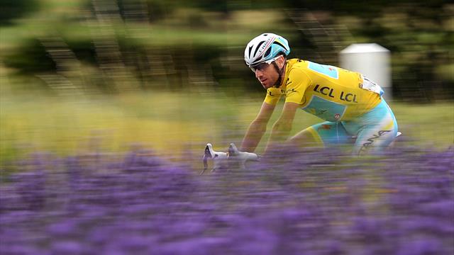 En jaune à La Planche des Belles Filles, en jaune à Paris En jaune à La Planche des Belles Filles, en jaune à Paris