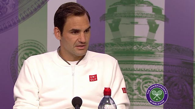 Federers kommentar får journalistene til å humre: – Det ville vært morsomt Federers kommentar får journalistene til å humre: – Det ville vært morsomt