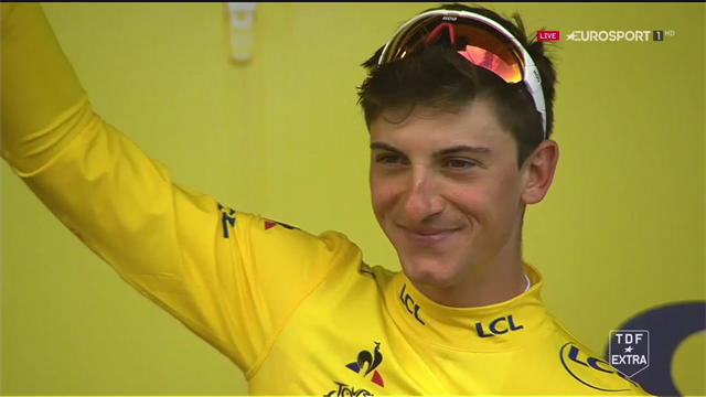 Giulio Ciccone commosso indossa la maglia gialla: che emozioni per il ciclista italiano Giulio Ciccone commosso indossa la maglia gialla: che emozioni per il ciclista italiano