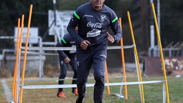 El técnico Soria deja el Oriente Petrolero boliviano poco antes del Clausura