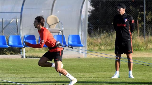 Simeone prosigue con la táctica, del 4-3-3 al 4-4-2