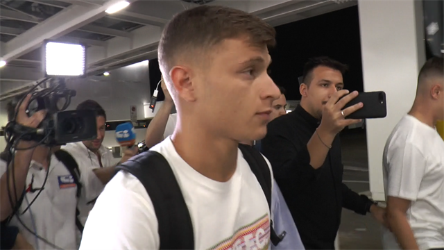 Barella sbarca a Linate: "Sono contento di essere all'Inter" Barella sbarca a Linate: "Sono contento di essere all'Inter"