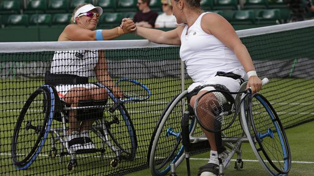 Aniek Van Koot naar finale Wimbledon na winst op Yui Kamiji Aniek Van Koot naar finale Wimbledon na winst op Yui Kamiji