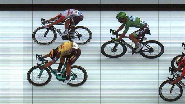 Après les galères, le bonheur pour Groenewegen : L'arrivée de la 7e étape en vidéo Après les galères, le bonheur pour Groenewegen : L'arrivée de la 7e étape en vidéo