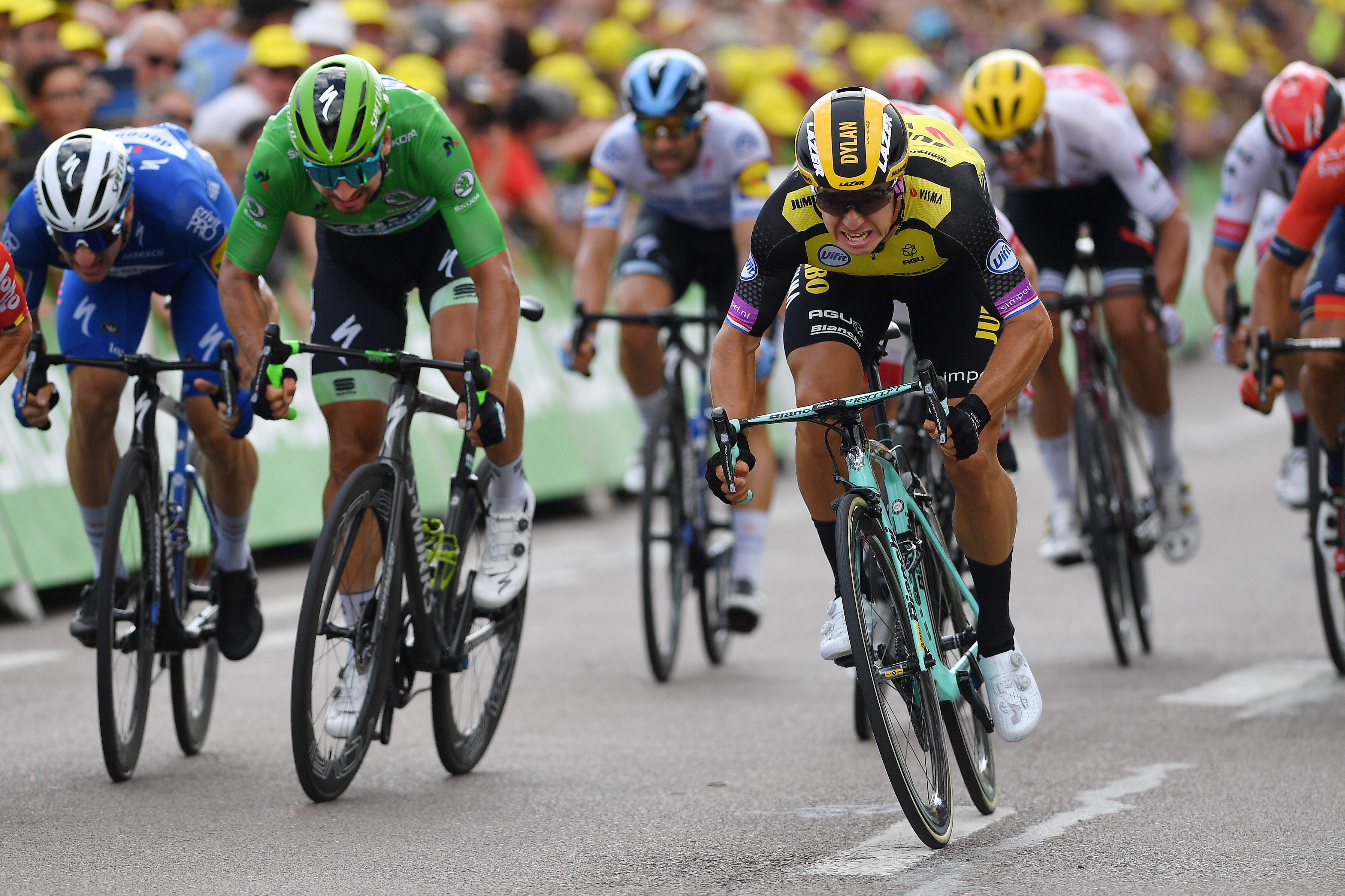 Dylan Groenewegen, Tour'un yedinci etabını galibiyetle tamamlıyor.