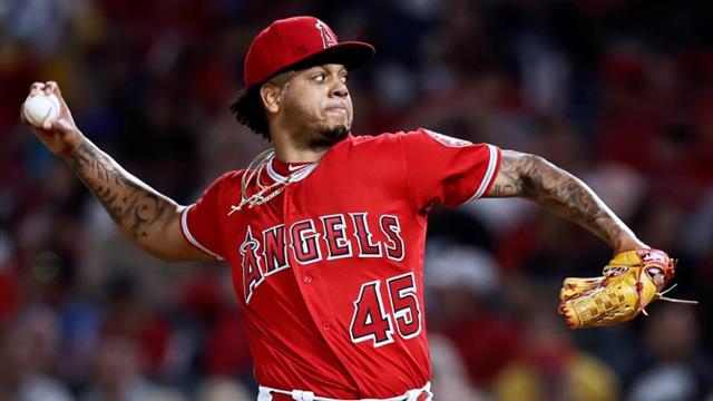 Angelinos ganan sin hit en emotivo homenaje a Skaggs; Fiers, siete triunfos