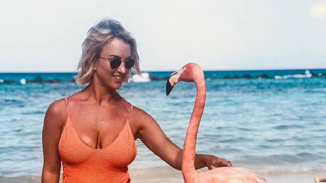 «Буду скучать по ней. И по ним тоже». Мертенс пошутил про грудь жены и нарвался на ссору