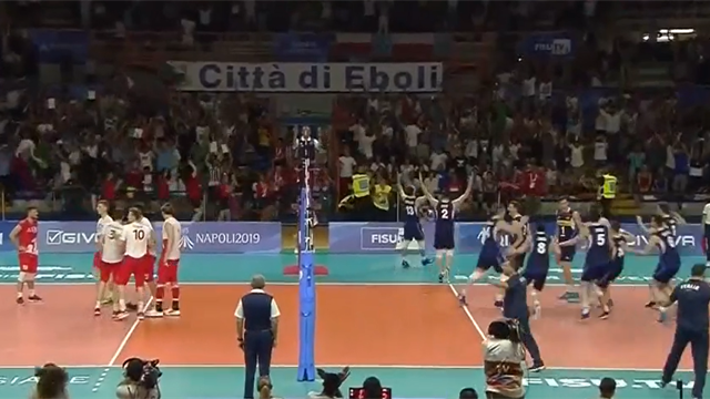Italia d'oro nel volley maschile dopo 49 anni! Battuta la Polonia, rivivi il match point Italia d'oro nel volley maschile dopo 49 anni! Battuta la Polonia, rivivi il match point