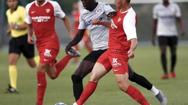 2-1. El Sevilla remonta al Reading en el debut de Lopetegui