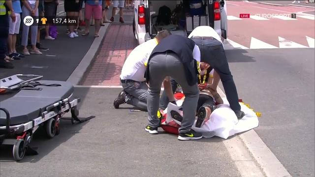 Tour de Francia 2019: De Marchi, evacuado en ambulancia tras una caída Tour de Francia 2019: De Marchi, evacuado en ambulancia tras una caída