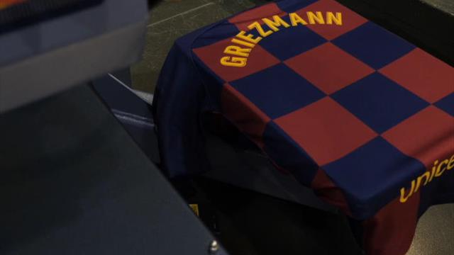 Liga: Barça - Les supporters s'arrachent déjà le nouveau maillot de Griezmann Liga: Barça - Les supporters s'arrachent déjà le nouveau maillot de Griezmann