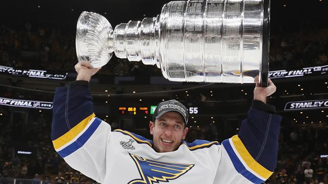 Stanley-Cup-Held Binnington bleibt in St. Louis