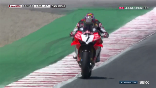 Finalmente Chaz Davies a Laguna Seca: distacca Rea, sempre più in testa al campionato Finalmente Chaz Davies a Laguna Seca: distacca Rea, sempre più in testa al campionato
