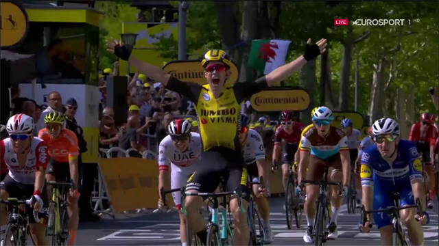 Wout van Aert festeggia prima del riposo, batte Viviani ad Albi Wout van Aert festeggia prima del riposo, batte Viviani ad Albi