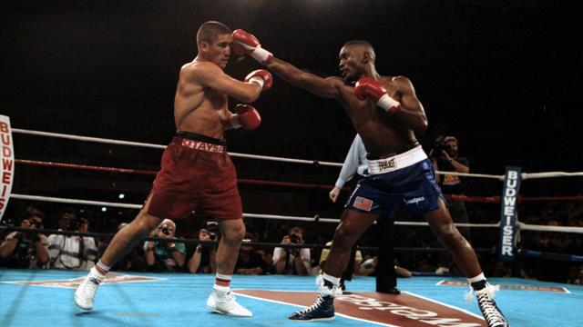 Consternación por muerte de Whitaker, boxeador que arrebató el invicto a Poli Díaz Consternación por muerte de Whitaker, boxeador que arrebató el invicto a Poli Díaz