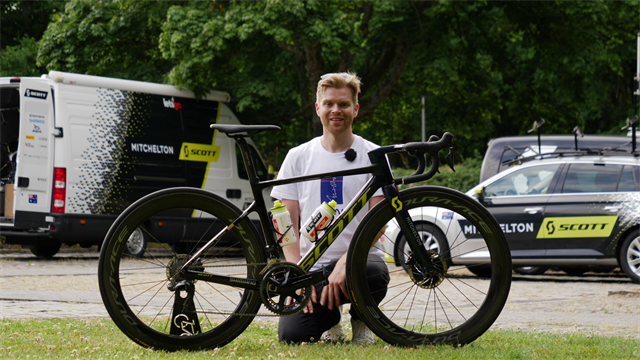 ‘I’ve got a seriously hot bike here’ – GCN take a tour of Adam Yates’ bike ‘I’ve got a seriously hot bike here’ – GCN take a tour of Adam Yates’ bike