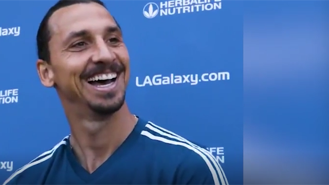 Was befindet sich in der Area 51? Ibrahimovic sorgt mit Antwort für Lacher Was befindet sich in der Area 51? Ibrahimovic sorgt mit Antwort für Lacher