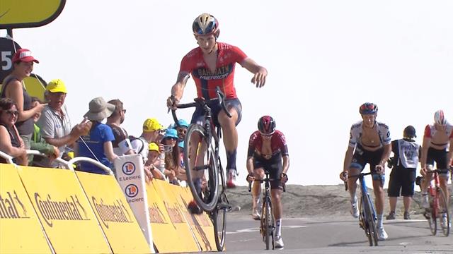 Tour de Francia 2019: Iván García Cortina, al estilo Sagan, coronó el Tourmalet con un caballito Tour de Francia 2019: Iván García Cortina, al estilo Sagan, coronó el Tourmalet con un caballito